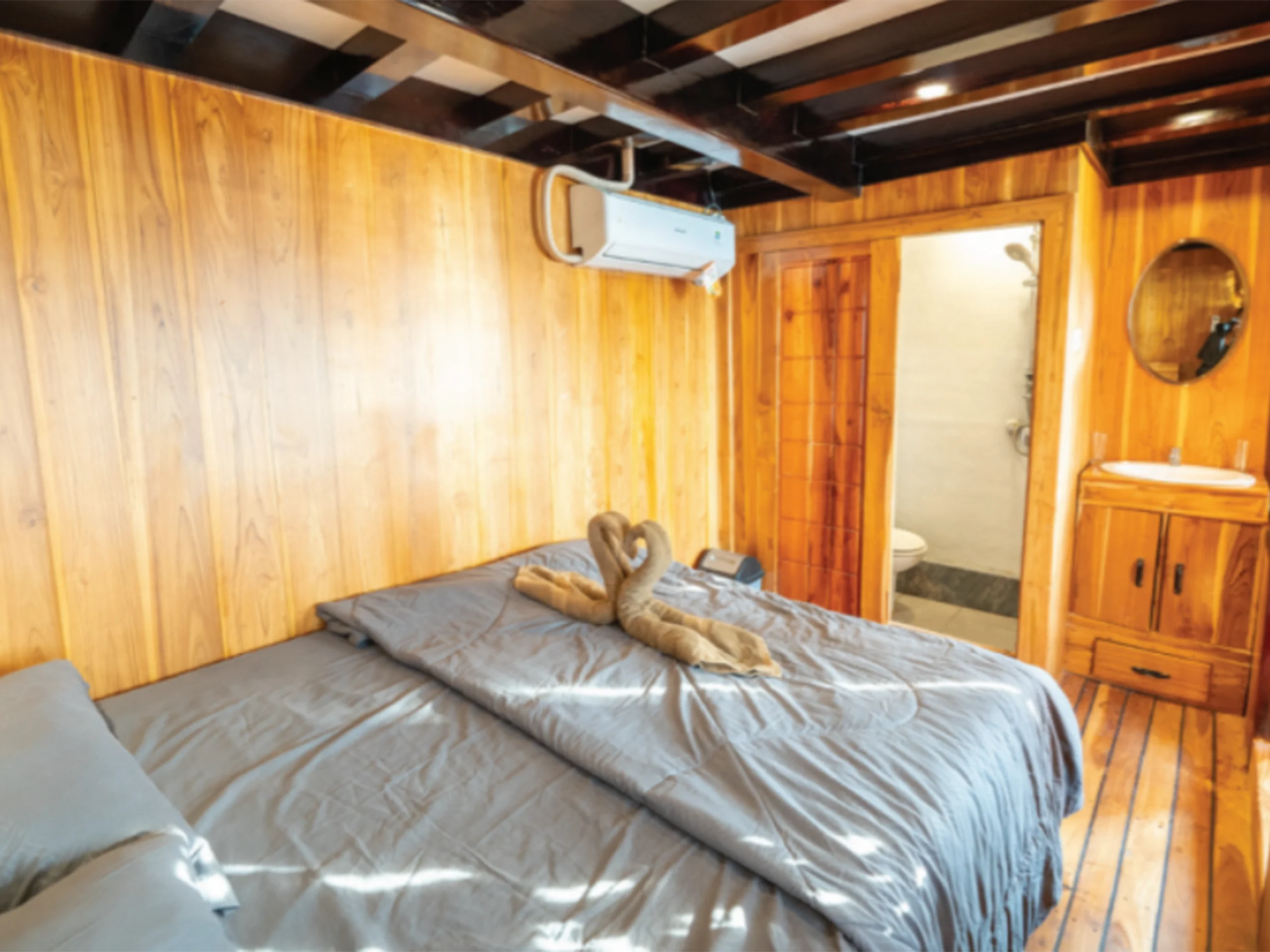 alfathran flores room 2